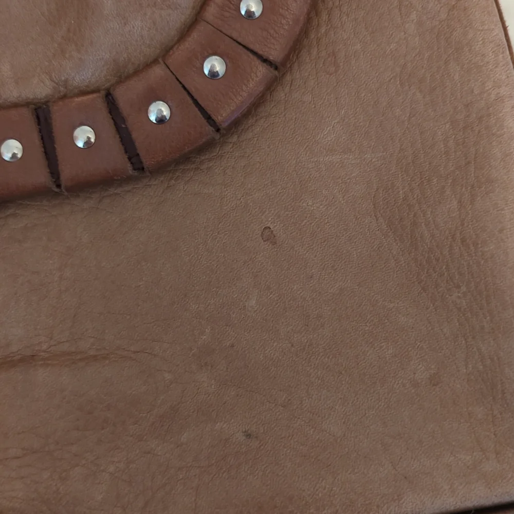 💕HP💕Bella Dolci Handcrafted Brown Leather Shoulder Bag - Picture 4 of 14